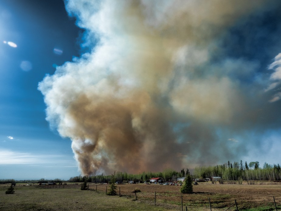 Wildfire - High Level, Ab - 4 May 2016 - 6