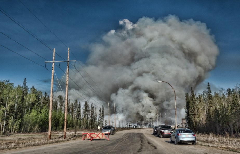 Wildfire - High Level, Ab - 4 May 2016 - 9b