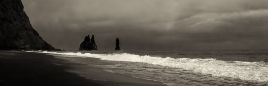 halsanefshellir-cave-iceland-south-coast-1