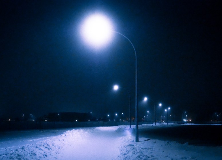 Glowing Lamp Post Light - High Level - 9