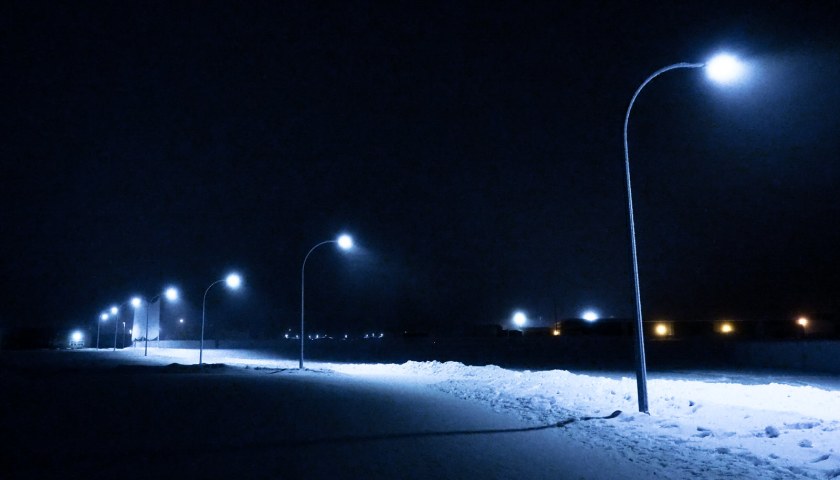 Glowing Lamp Post Light - High Level - 10